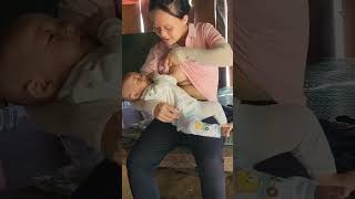 Breastfeeding mom 🥰 breastfeeding baby newbornfeeding shortvideo cute newborn foryou shorts [upl. by Oppen723]