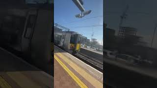 Class 387 passing Haynes and Harlington to Paddington [upl. by Karina]