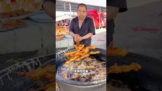 The fried chicken skewers in Xinjiang Grand Bazaar are 2 yuan each and are very delicious Xinjiang [upl. by Hite544]