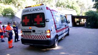 Simulacro de evacuacion traslado en ambulancia Piedralaves 260811 [upl. by Yot]