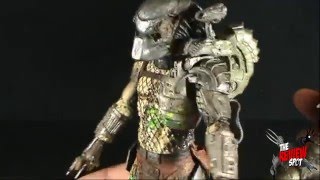 Toy Spot  Neca Predators Classic Predator Battle Damaged Version [upl. by Seugirdor]