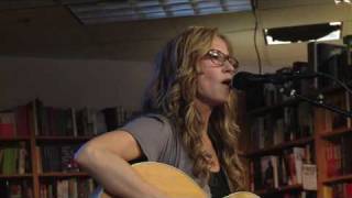 Chely Wright Performs songs from Lifted Off the Ground  Part 1 [upl. by Ablasor]