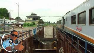 Suasana Renovasi Stasiun Kereta Cirebon Jawa Barat 2011 Rock [upl. by Eerahs116]