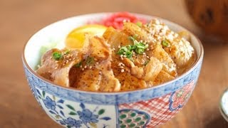 目玉のっけ豚丼 [upl. by Aerdma725]