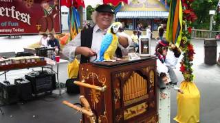 Organ Grinder cranks Entrance of The Gladiators [upl. by Wallace]