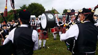 Kildoag Pipe Band at TheTwelfth in Limavady [upl. by Dlanor]