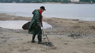 Dnipro rivers water level drops upstream of destroyed dam  AFP [upl. by Albertine]