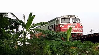 tebak ada berapa trailer yg kosong Lokomotif kereta berjalan mundur [upl. by Larine]