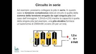 Generatori di corrente serie e parallelo Robocorso corso di Tecnologia per la scuola media [upl. by Alimhaj]