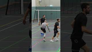 Dirk verletzt sich SCHWER im Training😲 volleyball haikyuu volleyballplayer [upl. by Idnerb]