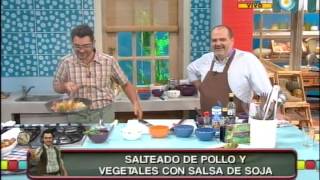 Salteado de pollo y vegetales con salsa de soja [upl. by Berget]