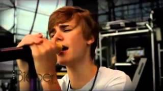 Justin Bieber canta Parabéns a você 1 [upl. by Lihcox477]