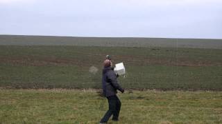 Ozone Radiosonde landing J3223136 Praha Libuš O3 11022015 12Z caught in hands [upl. by Hsirehc]