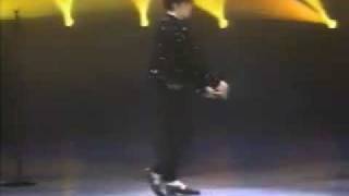 Micheal jackson best moonwalk ever vs Allu arjun in arya 2 dance moonwalk [upl. by Rosmunda]