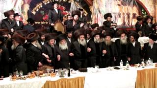 Simchs Beis Krula Headtable Dance at the Chassuna Admor MKretchnof dancing [upl. by Wrigley]