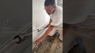 How to caulk skirting board [upl. by Neelrak]