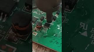 daily electronic short video smd ic desoldering trick [upl. by Adaran]