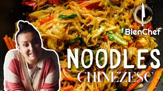 Rețetă rapidă de Noodles chinezesc cu pui și legume🍜  by Roxana Blenche [upl. by Nonnair]