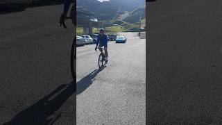 Col Luz Ardiden Lamborghini Vs bicicleta 🚲 [upl. by Ennaitsirhc]