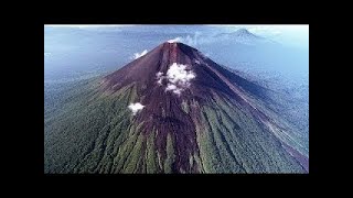 Volcanoes and earthquakes Inside the Volcano [upl. by Shem795]