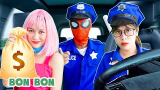 Chucky Cải Trang Thành Huggy Trốn Sự Truy Đuổi Của Cảnh Sát  Bon Bon [upl. by Atalee868]