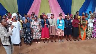 iriba choir kuko wamubereye inkoramutima Kandi ukaba uwo kubahwa nawe [upl. by Dnomrej208]