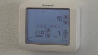 Vakantieprogramma instellen met Chronotherm Touch Modulation  Honeywell Home [upl. by Ama]