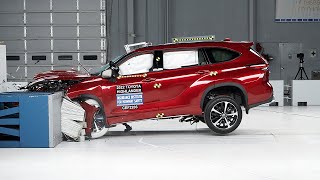 2022 Toyota Highlander updated moderate overlap IIHS crash test [upl. by Sivehc]