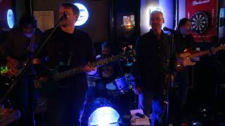 Groove Method performing quotStart It Upquot by Robben Ford amp The Blue Line [upl. by Yleik]