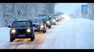 La solution  des chaussettes à neige pour remplacer les pneus neige et les chaînes [upl. by Attennaj]