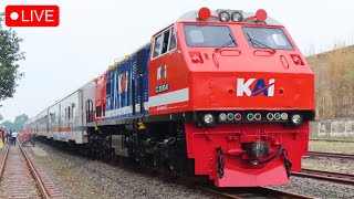 🔴 NAIK KERETA DITARIK LOKOMOTIF CC 201 83 48 LIVERY MERAH BIRU RNB  Akhirnya Bisa Saya Naikin 😁👍 [upl. by Asquith]