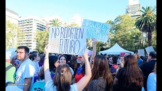 Con una importante convocatoria Rosario se manifestó en defensa de la educación pública [upl. by Latsyrc]