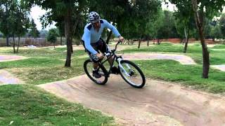 How to ride pumptrack  mountain biking skills [upl. by Rivera233]