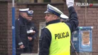 Polska Policja  Kierowanie ruchem na skrzyżowaniu [upl. by Pearline]