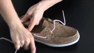 Remettre les lacets sur des Sebago Docksides [upl. by Eerrehs]