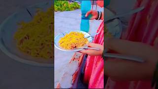 Gaon me isi tarah Maggi banayi jati hai🤤🤤 गांव मैं पहली बार मैगी बनाई [upl. by Akimas]