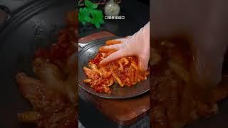 Pork belly in clay pot chineserecipes cooking chinesecusine [upl. by Jacoby972]