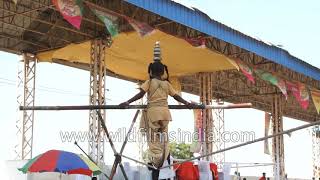 Indian girl shows acrobatic stunt at Pushkar fair in Rajasthan [upl. by Ihcehcu]