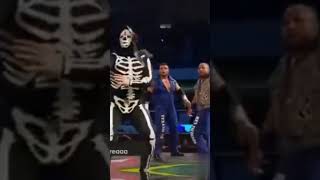 La parka bailando en las escaleras [upl. by Etireuqram238]