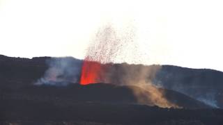 Éruption piton de la fournaise  février 2017 [upl. by Anaig120]