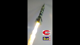 GERMAN ROCKET WW2 MISIL ALEMÁN V2 REVELL LODELA IN ACTION [upl. by Aelrac]