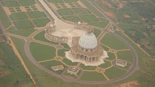 Yamoussoukro la grande Basilique Africaine [upl. by Ricardama574]