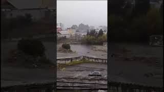 Las lluvias intensas provocan inundaciones en la capital Quito Ecuadorlluvia quito ecuador [upl. by Jaquenette]