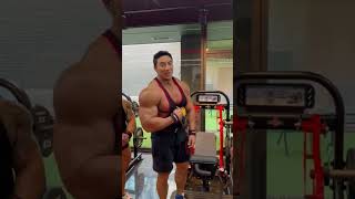 Chul Soon Hwang Details Back Workout For Widespread Lats [upl. by Leasim]