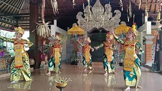 Legong Keraton  Anjungan Bali TMII  Melestarikan budaya seni tari Bali [upl. by Thursby612]