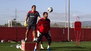 El portero LUIS LLOPIS entrenando a DUDU AOUATE en el RCD Mallorca [upl. by Amsirak941]