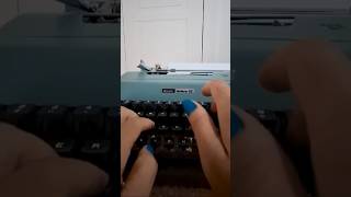 Olivetti Lettera 32 ASMR 03082024 [upl. by Lucina]