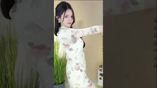 小雪梨li 直播性感舞蹈片段 Dynamic Live Dance Performance Stream 00 28 57 462 00 32 50 292 seg2 [upl. by Gerrilee]