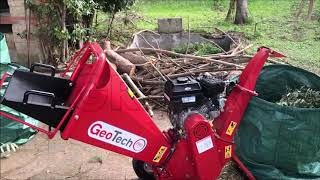 Travailler avec le Broyeur de branches GeoTech PCS70  Démonstration [upl. by Yanaton]