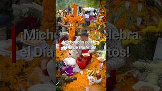 Michoacán  Habitantes de Pátzcuaro celebran así el DíaDeMuertos 💀 [upl. by Hooper]